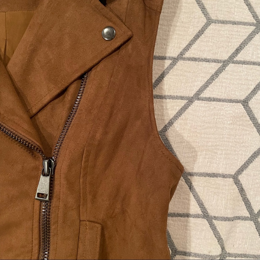 EXPRESS Vest - Picture 3 of 4